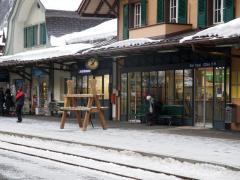スイス Lauterbrunnen駅 8:06