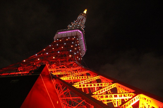 クリスマスカラーの東京タワー