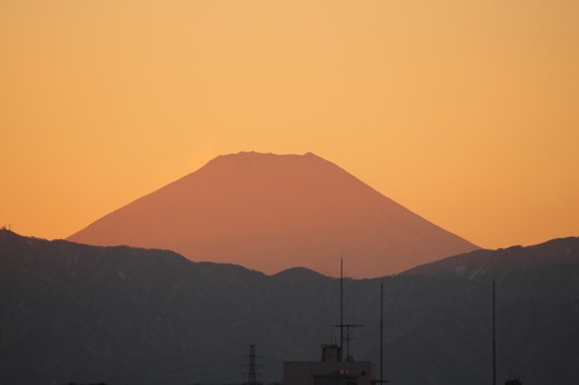 日の入り直後の富士山