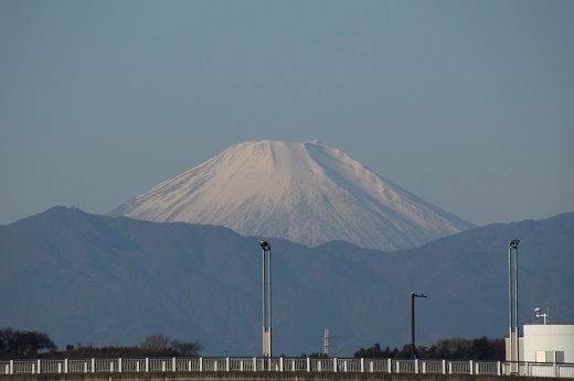 鶴見川から見た元旦朝の富士山２