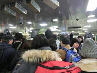 東京駅は大混雑