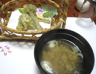 山菜天ぷら　しじみ味噌汁