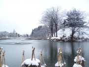 雪の高田城-堀の噴水